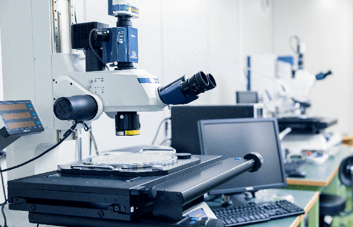 検査室（顕微鏡）